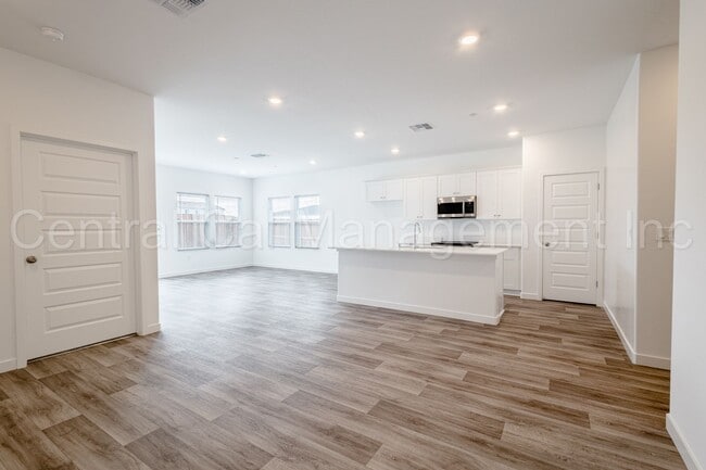 Building Photo - 4 Bedroom/2 Bath Home with Paid Solar in the Southwest - $2545 Per Month!