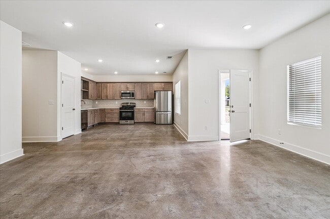 Building Photo - 3556 Carnes Ave