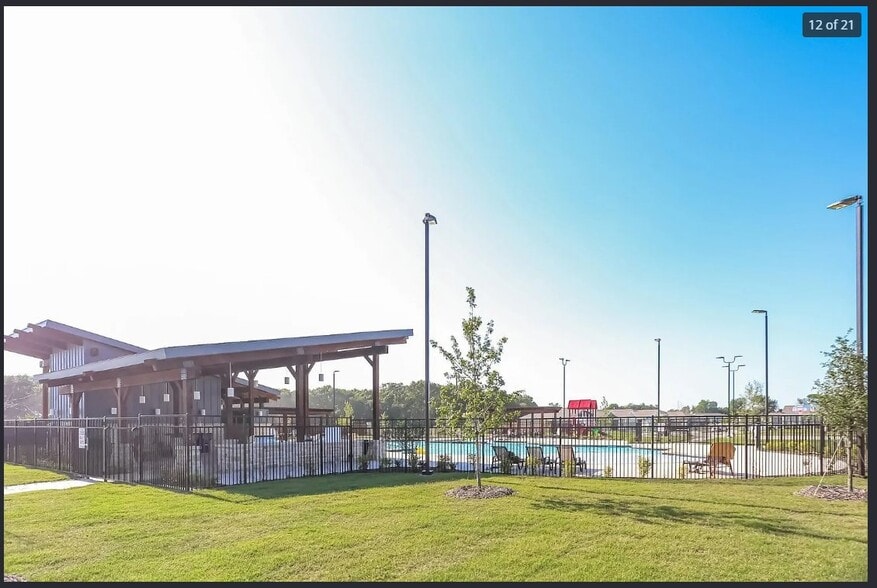 Building Photo - 6310 Sandpiper Ln