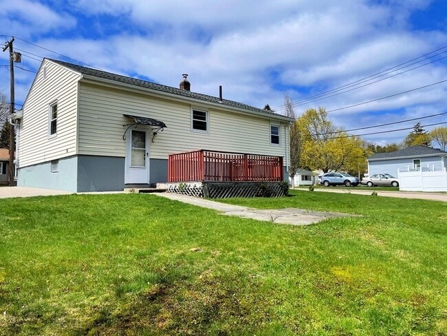 Building Photo - 75 Osceola Ave