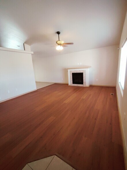 Building Photo - 2310 Cliffmoor Ln