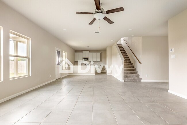 Building Photo - 736 Stonemanor Bay, Seguin, TX 78155, USA