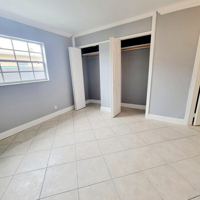 Building Photo - 2021 NW 64th Ave