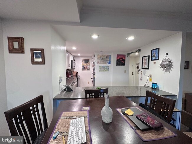 Building Photo - 1600 Prince St