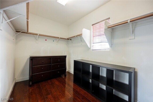 Building Photo - 6720 Song Sparrow Ct