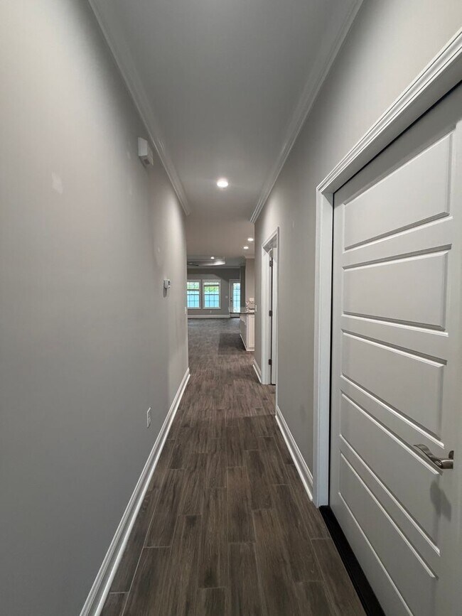 Building Photo - 158 The Villas Wy