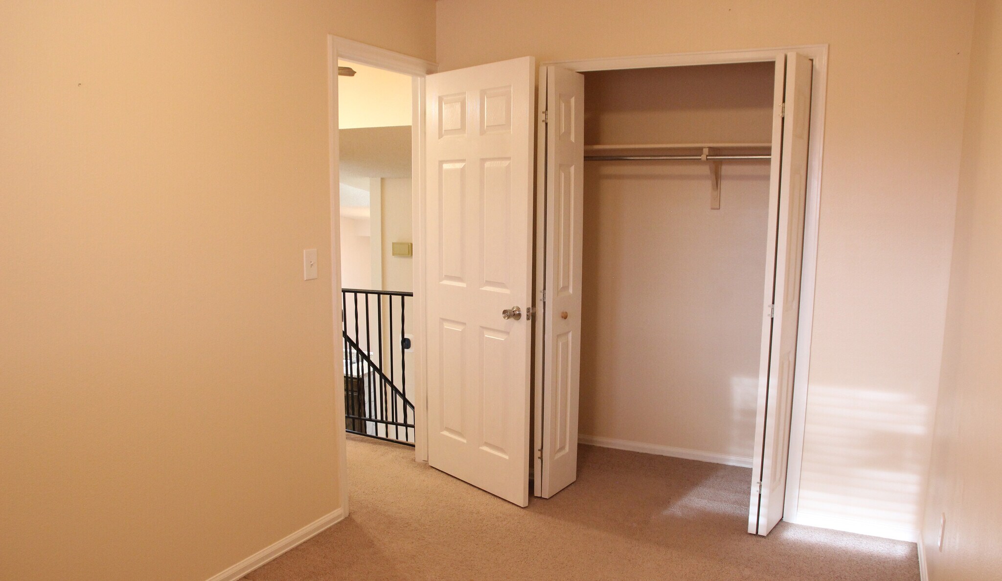 Building Photo - 6610 Parkridge Ct