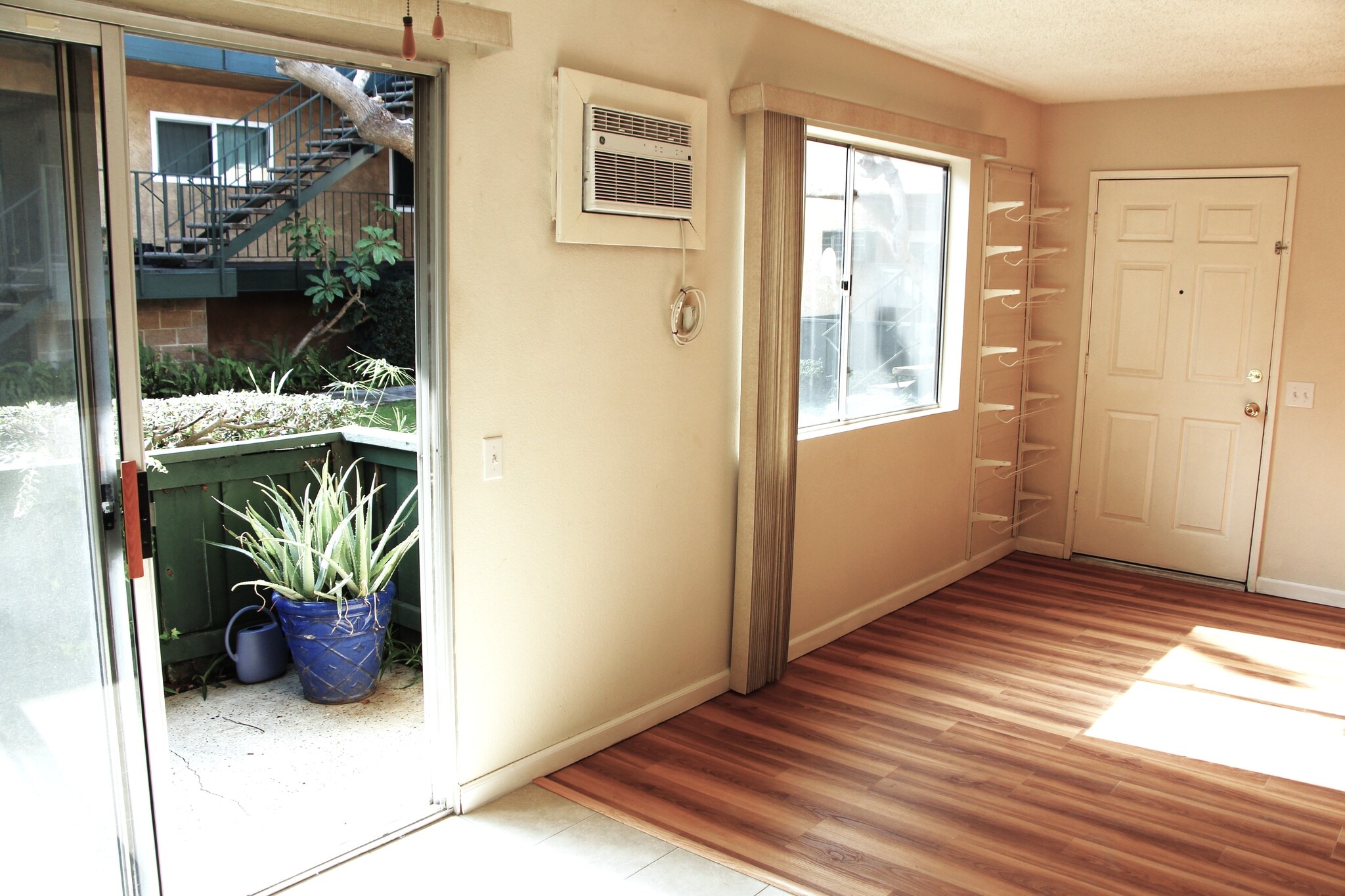 Building Photo - 715 S Webster Ave