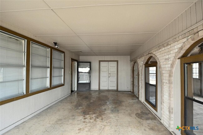 Primary Photo - 1274 E Common St