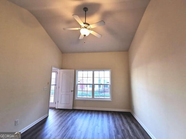 Building Photo - 2328 Suwanee Pointe Dr