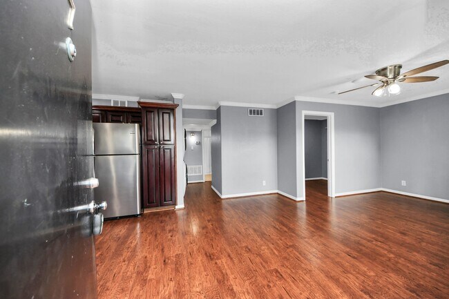 Building Photo - 1529 Wirt Rd