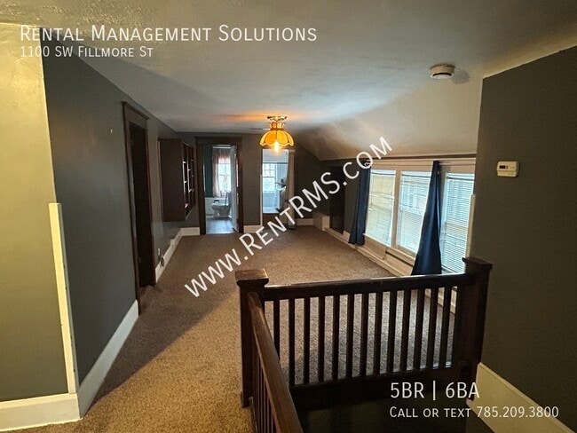 Building Photo - 1100 SW Fillmore St