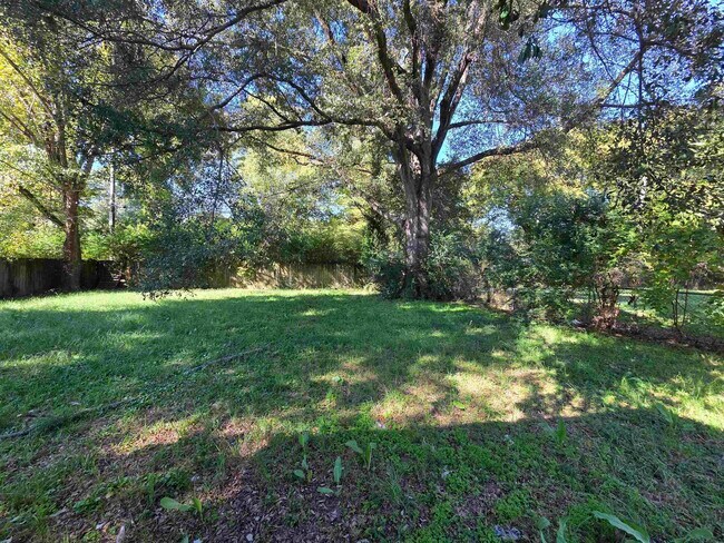 Building Photo - 4573 Appleville St