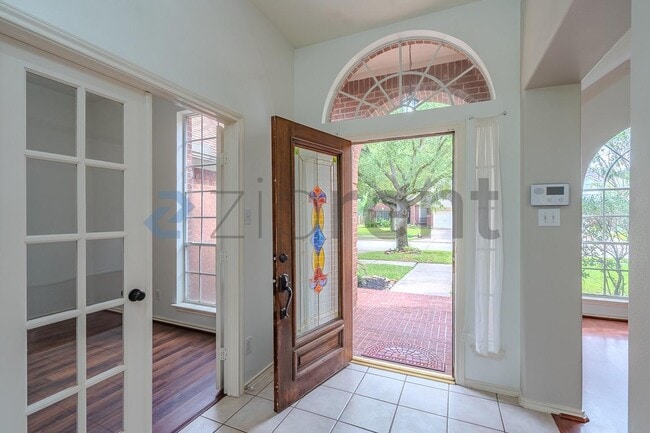 Building Photo - 14107 White Oak Gardens Dr
