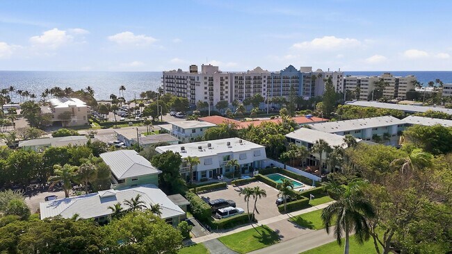 Building Photo - 842 SE 19th Ave