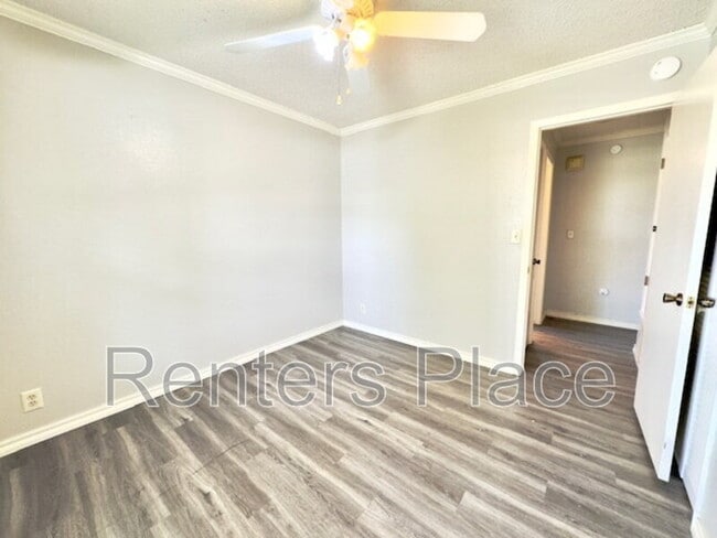 Building Photo - 8405 N 116th E Pl
