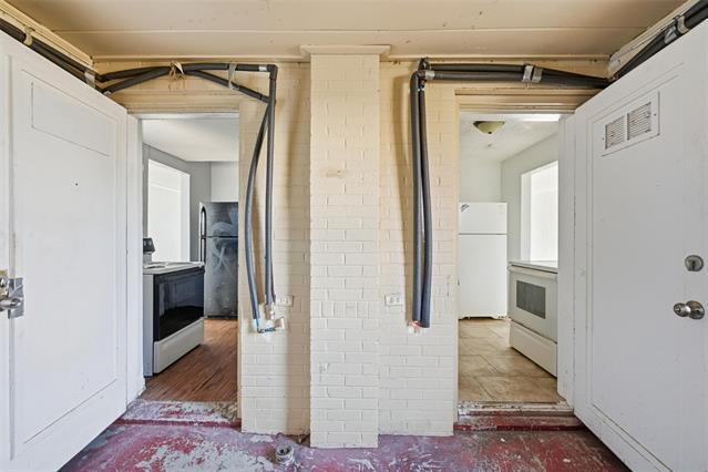 Building Photo - 305 W Morton St