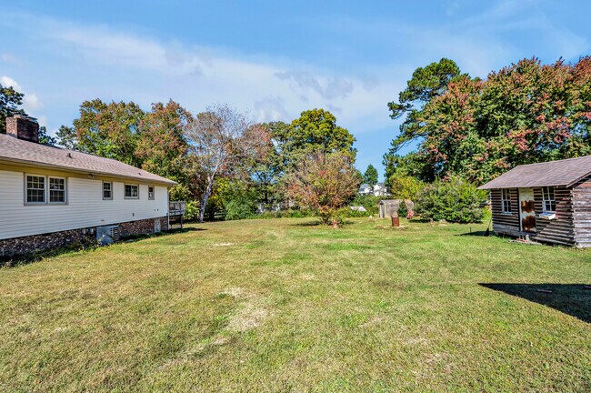 Building Photo - 2320 Dorety Pl