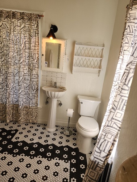 Building Photo - 100 Bauer Ave