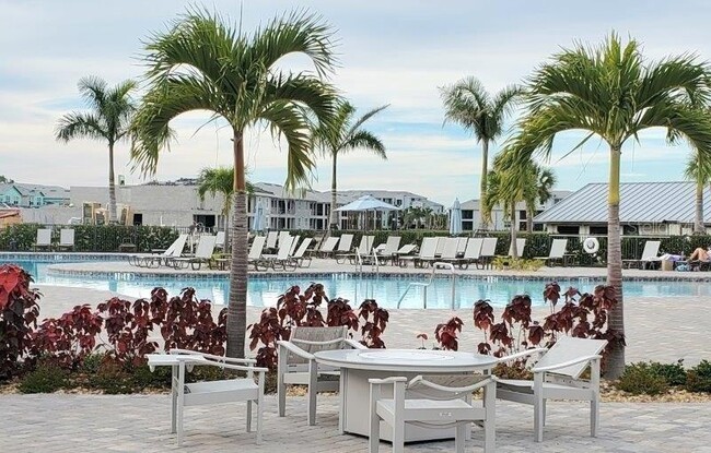 Building Photo - 14184 Heritage Landing Blvd