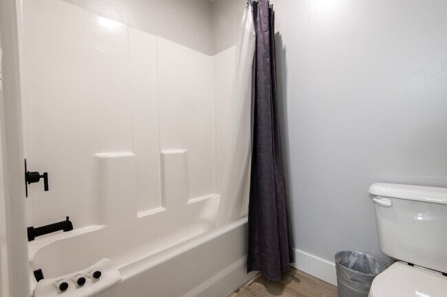 Building Photo - 216 Abby Lp