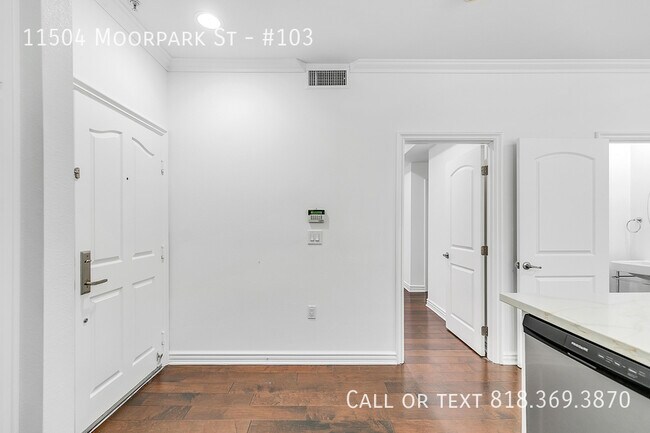 Building Photo - 11504 Moorpark St