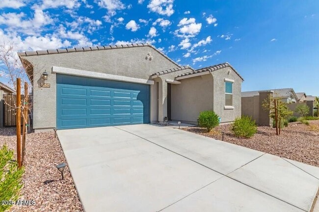 Building Photo - 17404 W Sunnyslope Ln