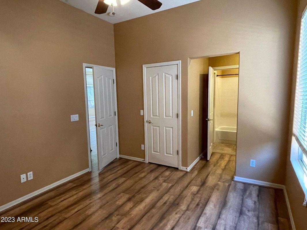 Building Photo - 2421 W Marlin Dr