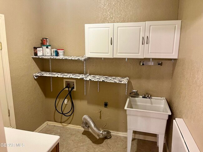 Building Photo - 7409 Edgemere Blvd