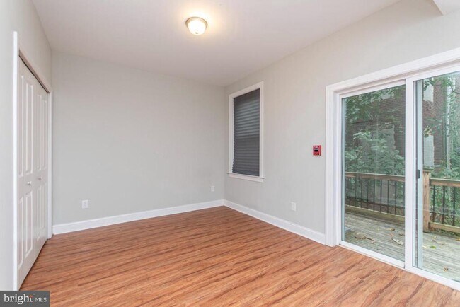 Building Photo - 1222 N 7th St