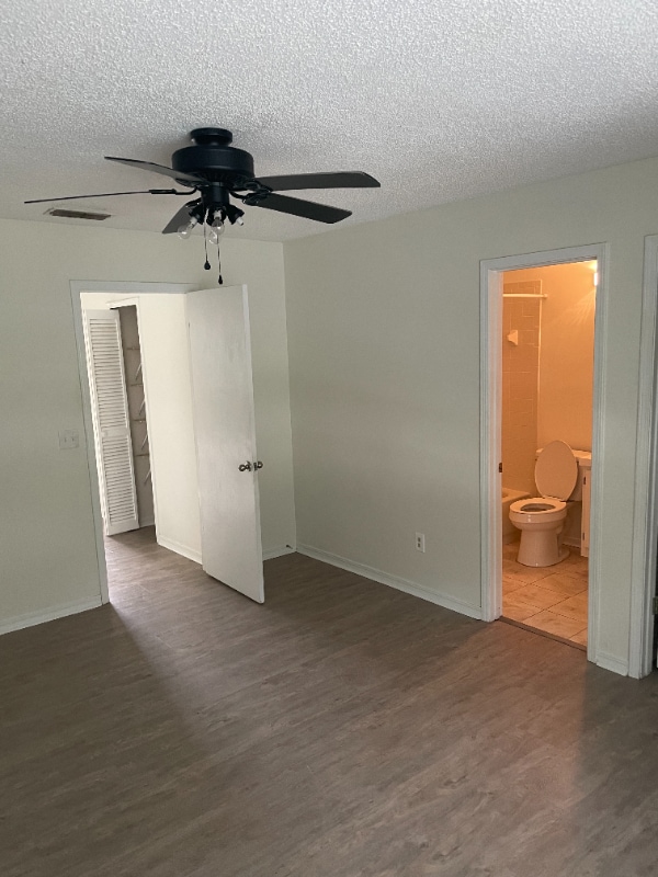 Building Photo - 11305 Lake Mandarin Cir E