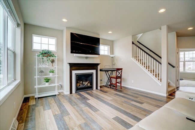 Building Photo - 601 Tawny Elm Pkwy