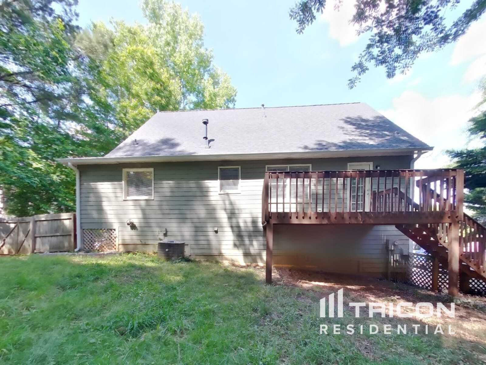 Building Photo - 34 Yellowstone Dr