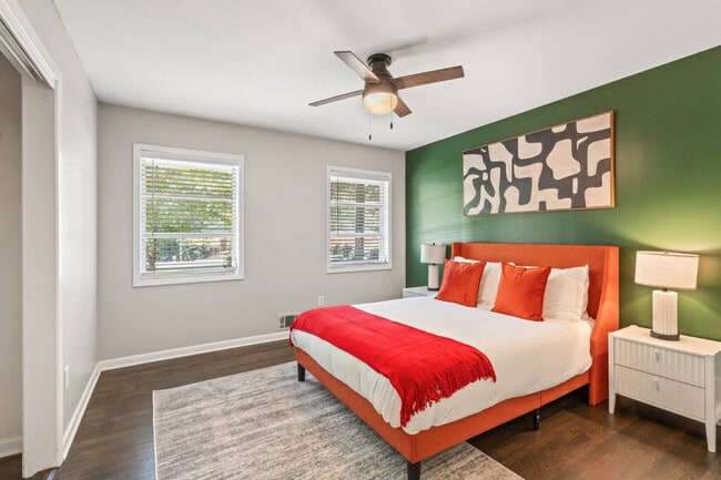 Building Photo - 1618 Cooper Lake Rd SE