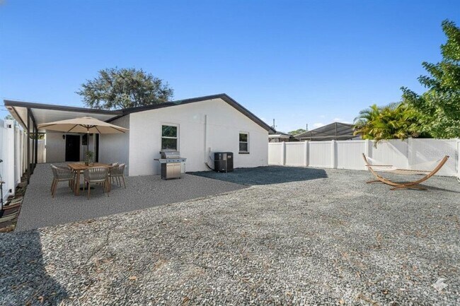 Building Photo - 10187 122nd Ave N