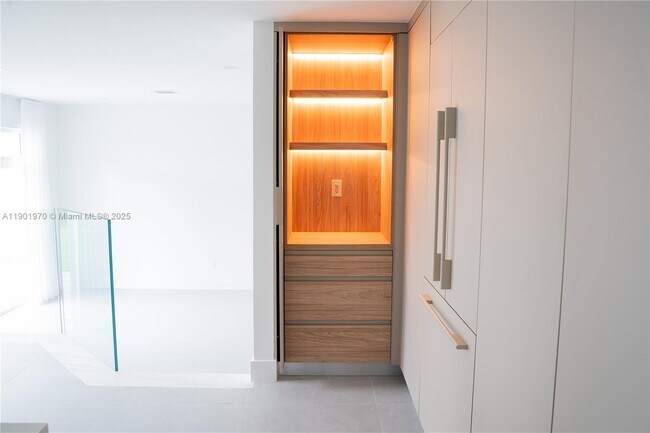 Building Photo - 10996 NW 58th Terrace