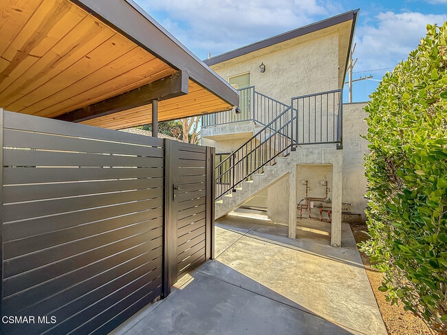 Building Photo - 2619 Veteran Ave