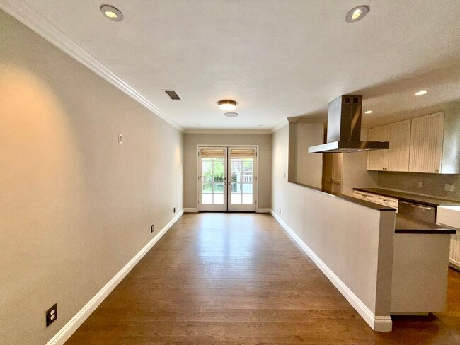 Building Photo - Rare Opportunity in the Heart of South Pas...
