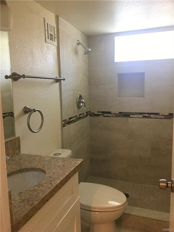 Building Photo - 976 E Edgecomb St