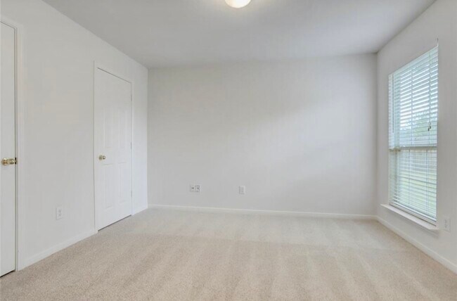 Building Photo - 6338 Big Oak Canyon Dr