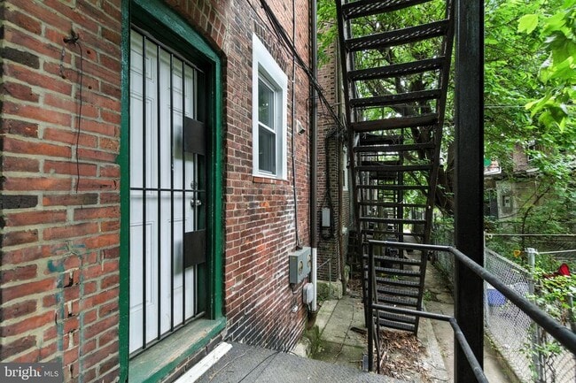 Building Photo - 1618 S 56th St