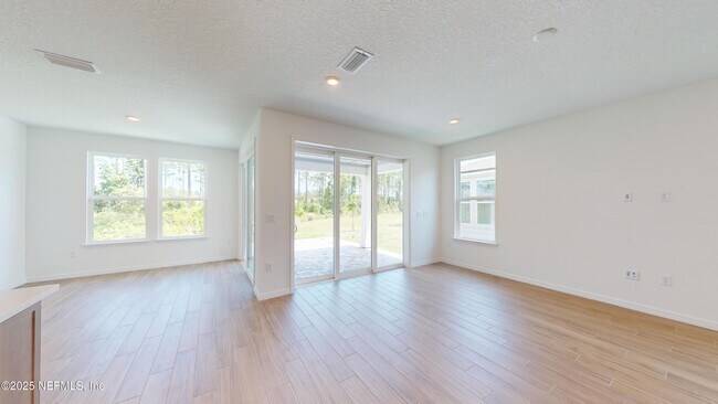 Building Photo - 149 Creek Pebble Dr