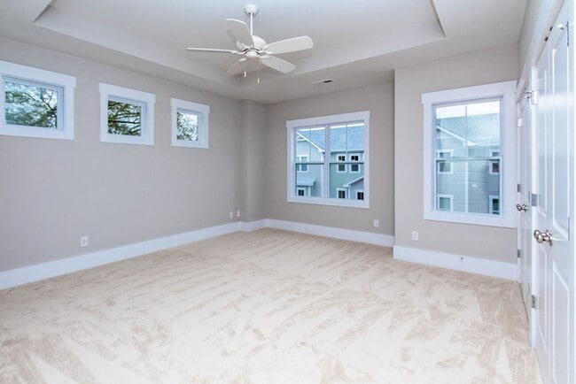 Building Photo - SUMMERWALK