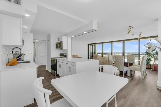 Building Photo - 3589 S Ocean Blvd