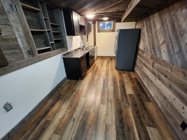 Building Photo - 2318 E Boulevard Ave