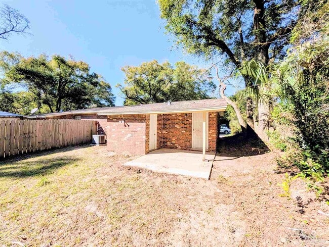 Building Photo - 23 Redwood Cir