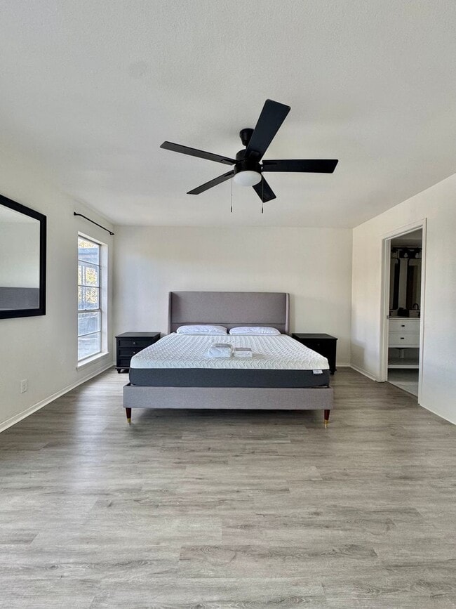 Building Photo - COMING SOON - JULY 2026!! - Furnished Short Term Rental w/ Beautiful Views!
