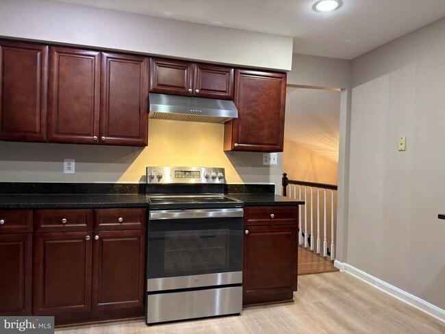 Building Photo - 7684 Green Garland Dr