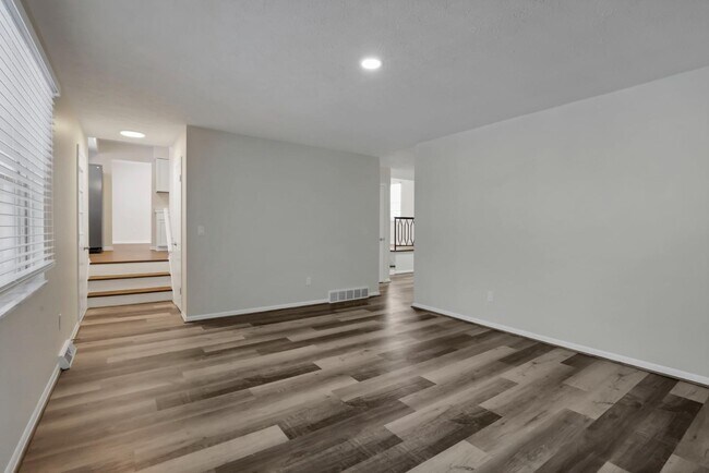 Building Photo - 3080 Pine Valley Rd