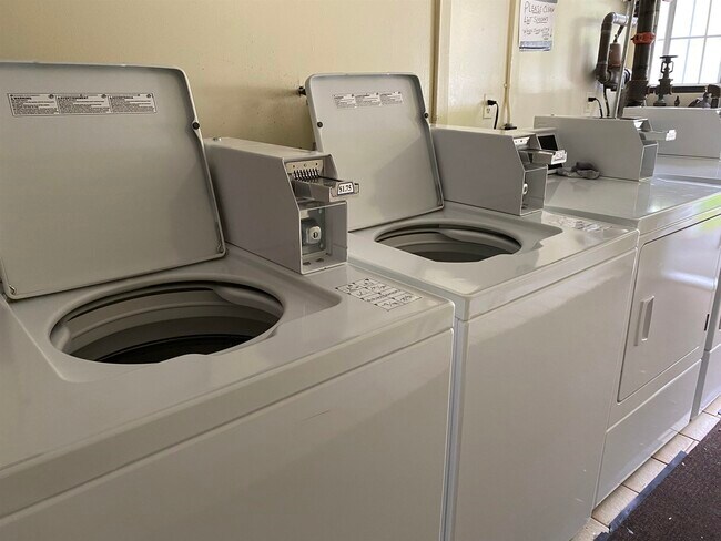 Building Photo - 379 Huse Rd